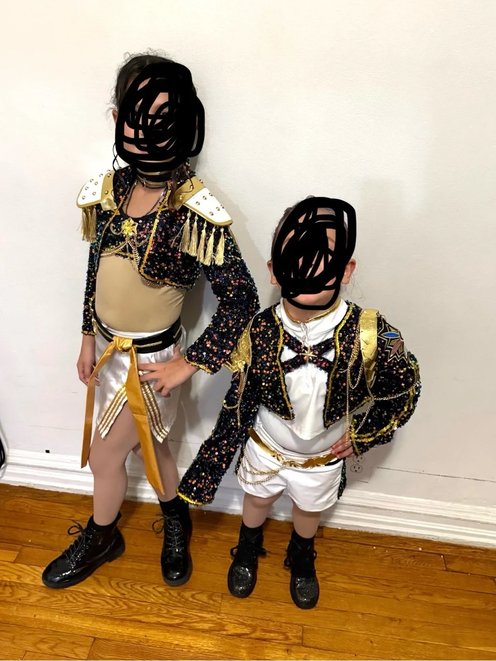 Huntrix size 4 costume